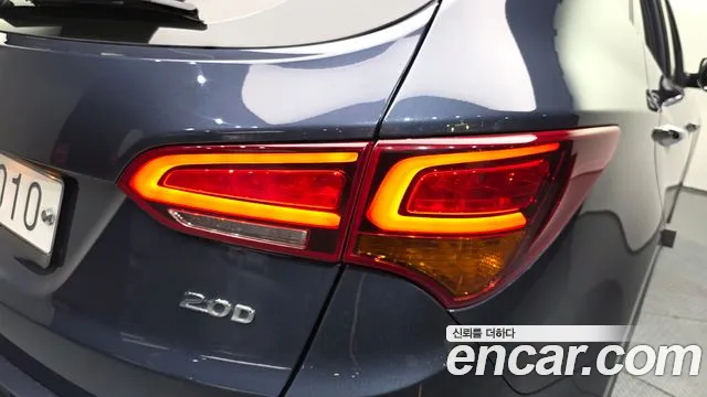 Hyundai Santafe 2018 thumb 12