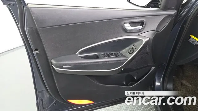 Hyundai Santafe 2018 thumb 8
