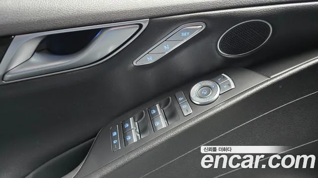 Genesis G80 2021 thumb 2