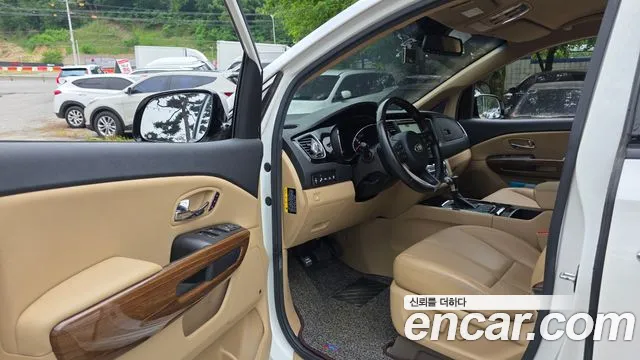 Kia Carnival 2017 thumb 7