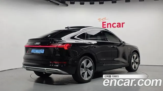 Audi e-tron 2023 thumb 3