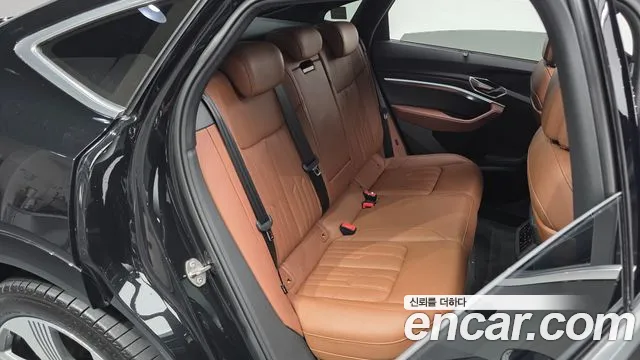 Audi e-tron 2023 thumb 8