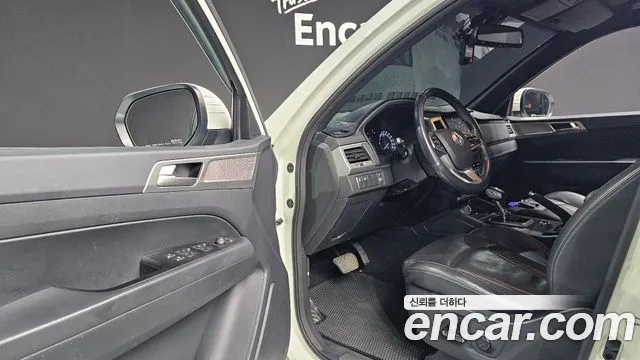 KGM Rexton 2019 thumb 8