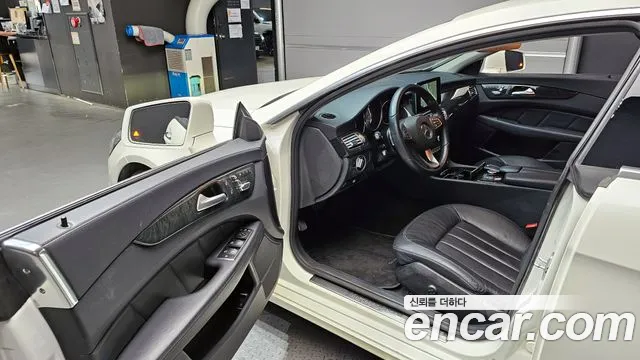Mercedes-Benz CLS 2016 thumb 11