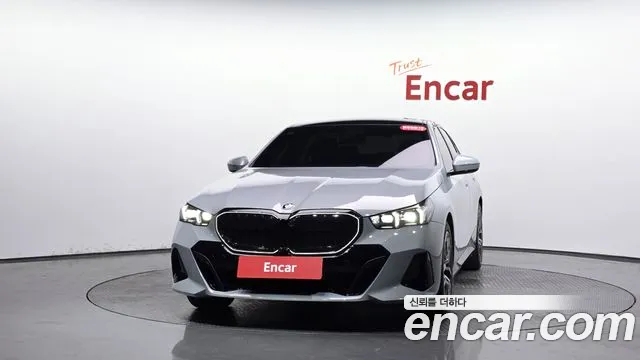 BMW 5 серии 2025 thumb 7