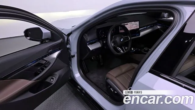 BMW 5 серии 2025 thumb 11