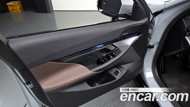 BMW 5 серии 2025 thumb 12