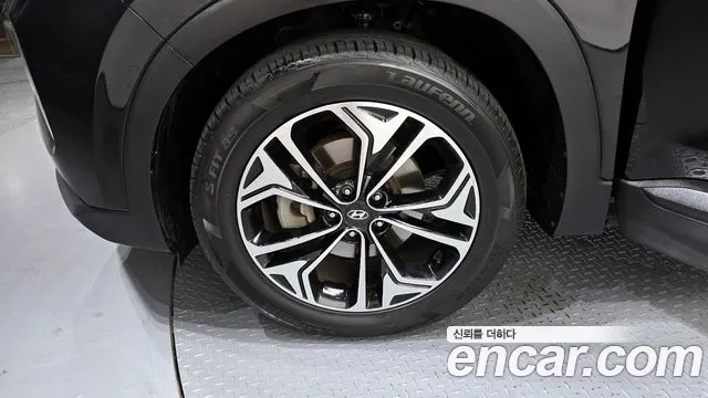 Hyundai Santa Fe 2018 thumb 12