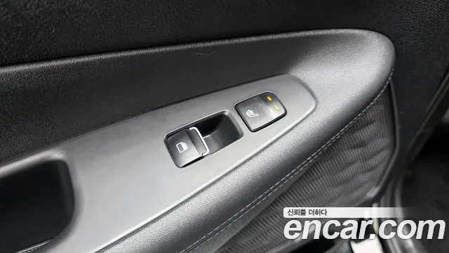 Hyundai Santa Fe 2018 thumb 10