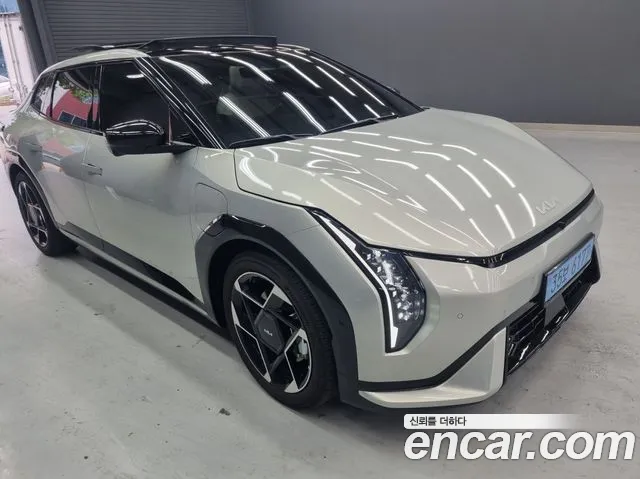 Kia EV4 2025 thumb 2
