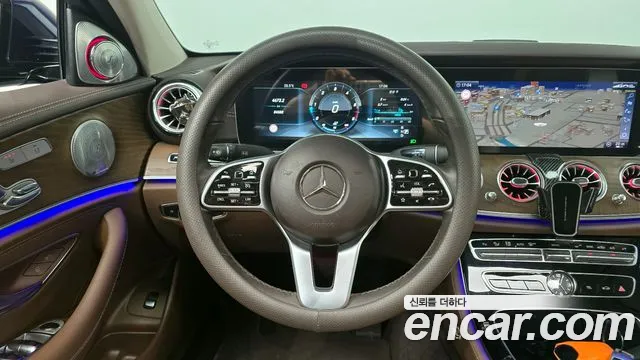 Mercedes-Benz E-Class 2019 thumb 4