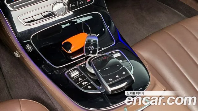 Mercedes-Benz E-Class 2019 thumb 6