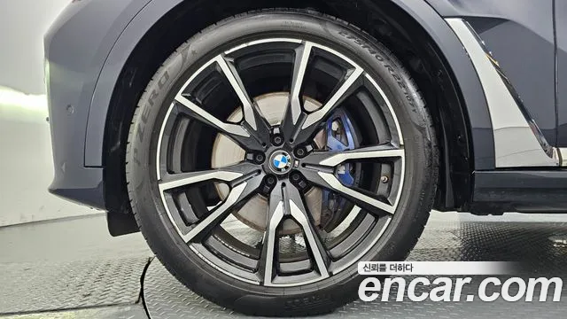 BMW X7 2021 thumb 9