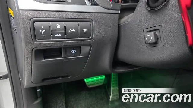 Hyundai Genesis 2015 thumb 4