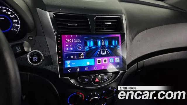 Hyundai Accent 2018 thumb 11
