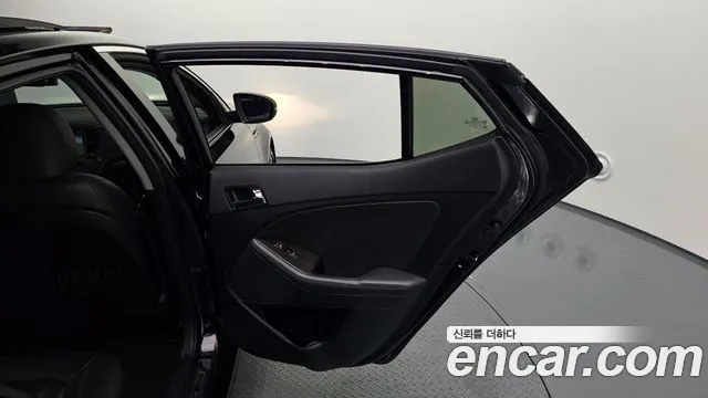 Kia K5 2013 thumb 12