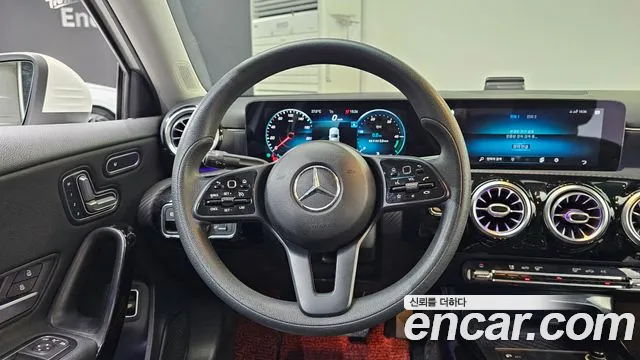Mercedes-Benz A-Class 2020 thumb 6