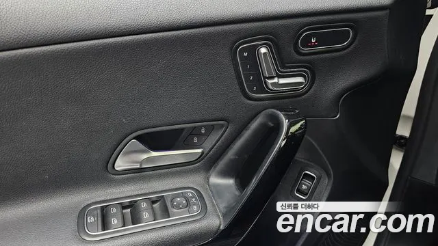 Mercedes-Benz A-Class 2020 thumb 10