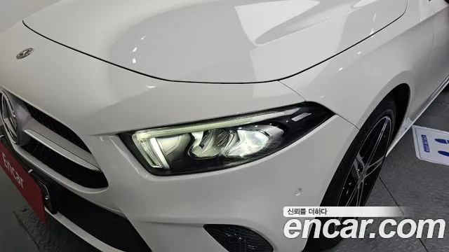 Mercedes-Benz A-Class 2020 thumb 12