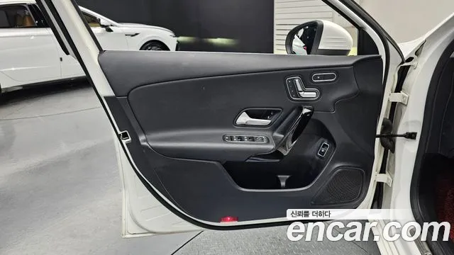 Mercedes-Benz A-Class 2020 thumb 9