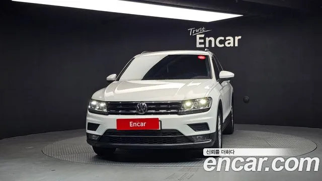 Volkswagen Tiguan 2018 thumb 2