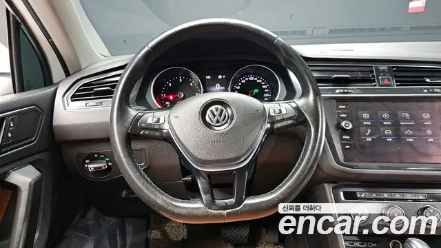 Volkswagen Tiguan 2018 thumb 9