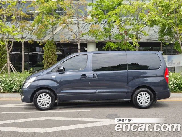 Hyundai Staria 2017 thumb 3