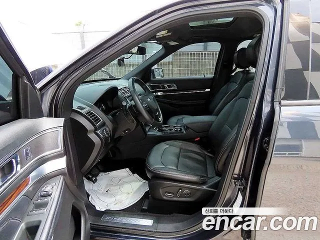Ford Explorer 2017 thumb 8