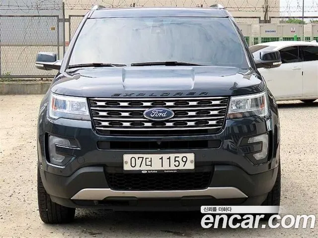 Ford Explorer 2017 thumb 12