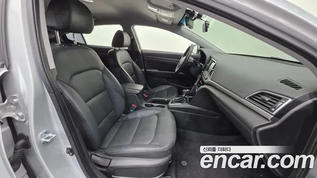 Hyundai Avante 2016 thumb 7