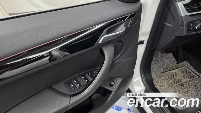 BMW X2 2022 thumb 2