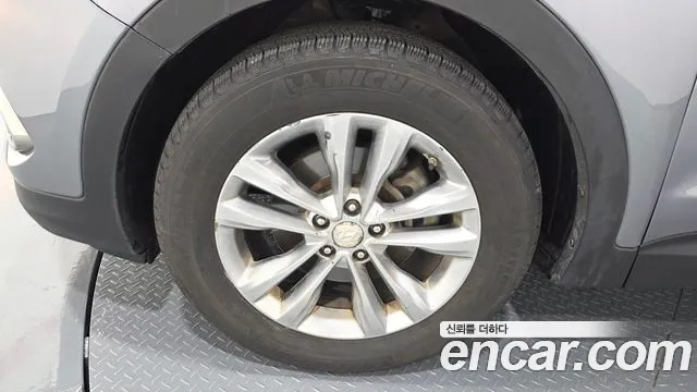 Hyundai Santafe 2016 thumb 8