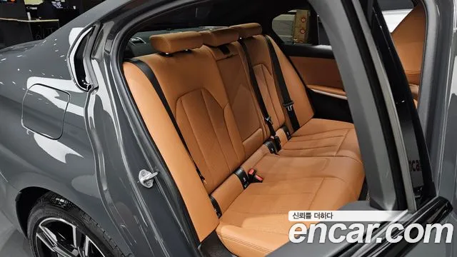 BMW 3 серии 2025 thumb 3
