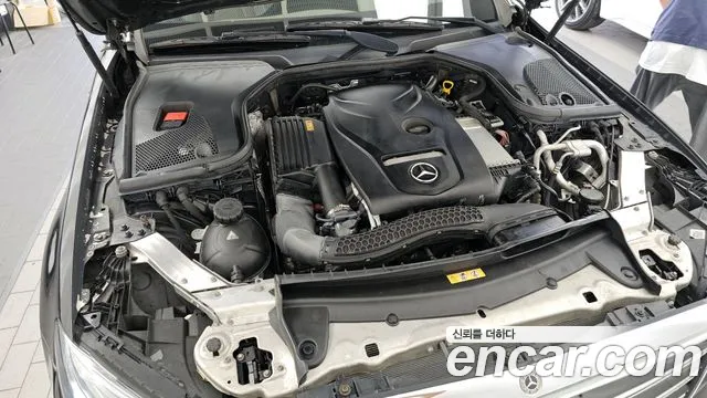 Mercedes-Benz E-Class 2016 thumb 3