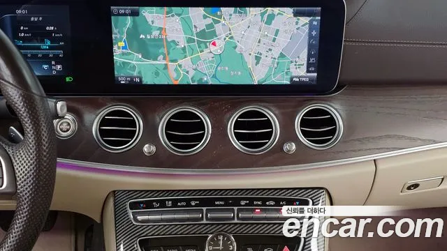 Mercedes-Benz E-Class 2016 thumb 4