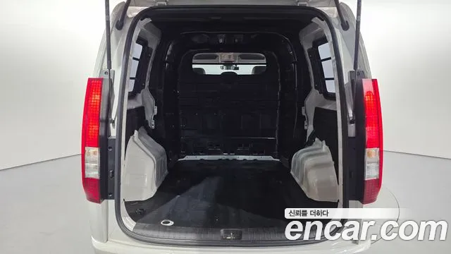 Hyundai Staria 2022 thumb 7