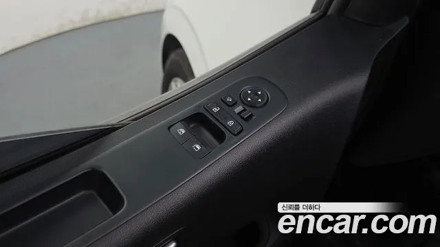 Hyundai Staria 2022 thumb 10