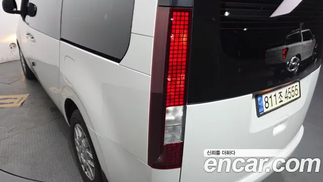 Hyundai Staria 2022 thumb 3