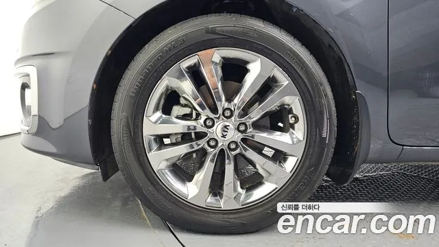 Kia Carnival 2017 thumb 9