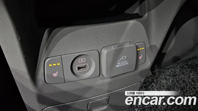 Kia Carnival 2017 thumb 11