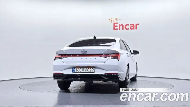Hyundai Elantra 2021 thumb 9