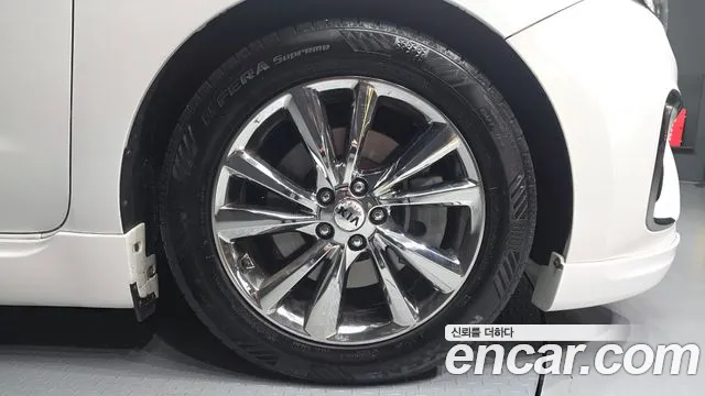 Kia Carnival 2018 thumb 8