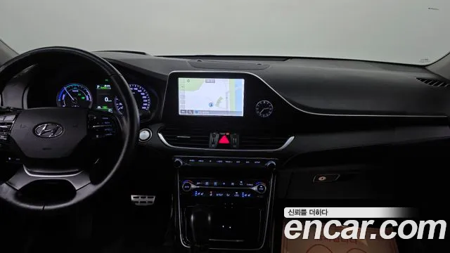 Hyundai Grandeur 2017 thumb 10