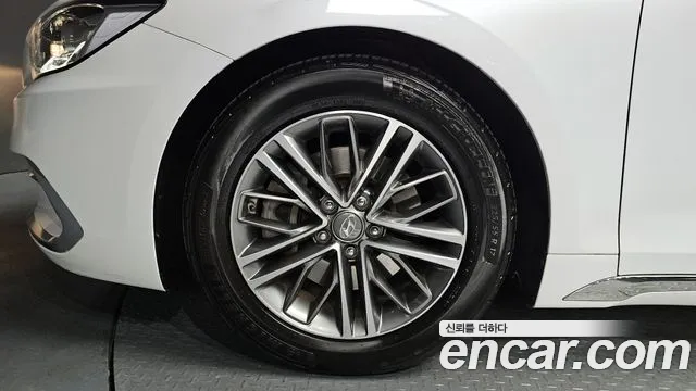 Hyundai Grandeur 2017 thumb 6