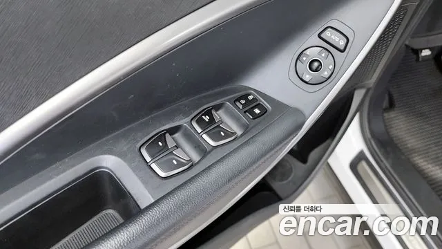 Hyundai Санта Фе 2013 thumb 10