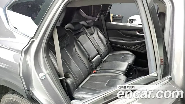 Hyundai Santa Fe 2018 thumb 6