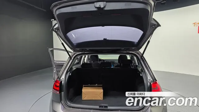 Volkswagen Golf Sportsvan 2014 thumb 6