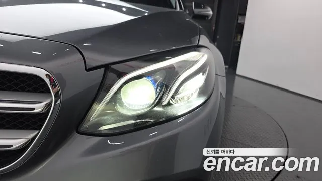 Mercedes-Benz E-Class 2019 thumb 5