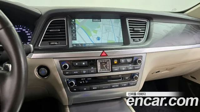 Genesis G80 2018 thumb 11