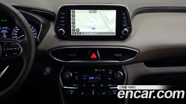 Hyundai Santa Fe 2018 thumb 8
